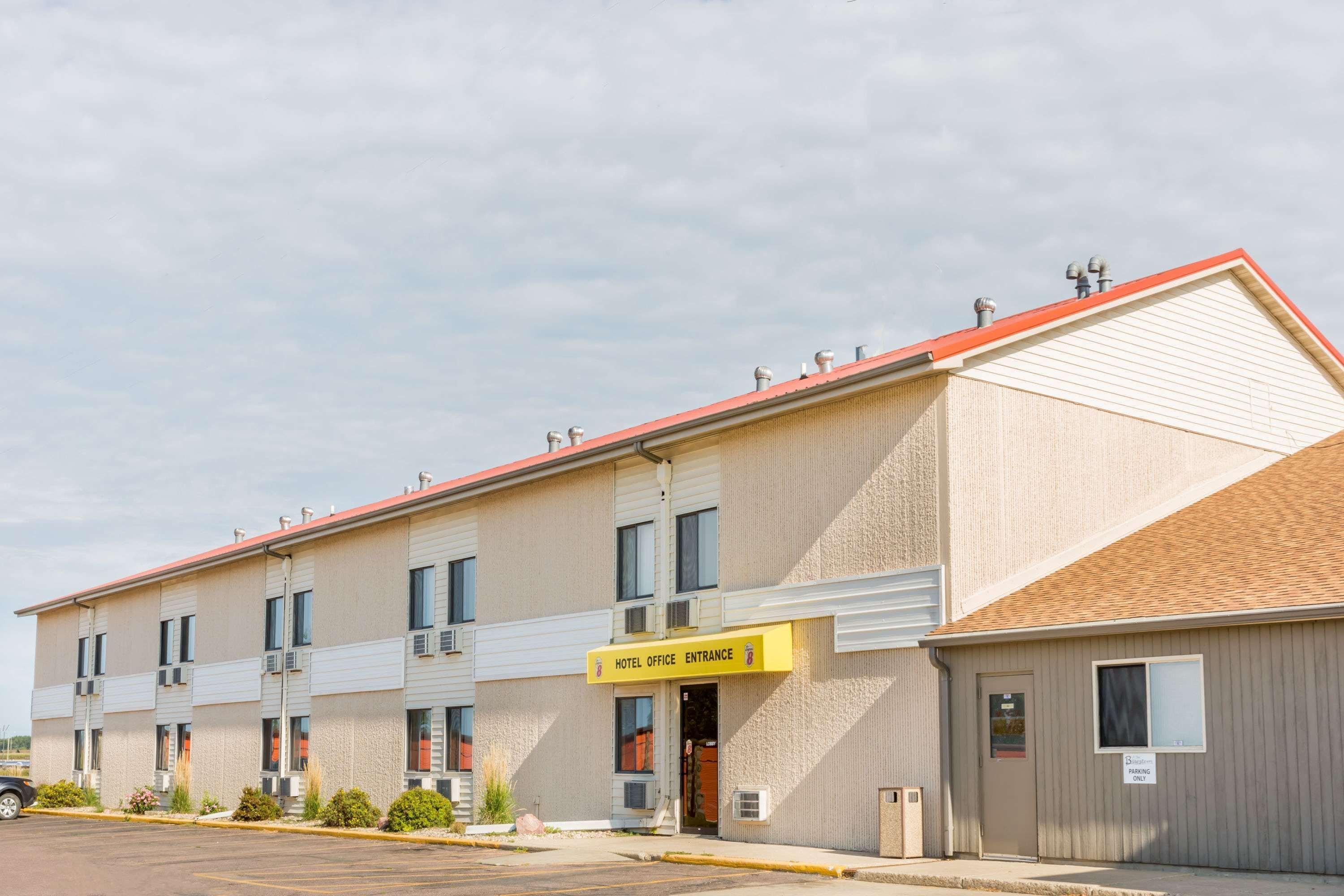 Super 8 By Wyndham Luverne Exteriér fotografie